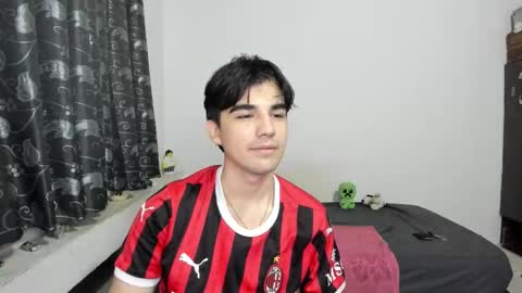 Snapshot of pakun_ chatting on 10/08/25, 02:20 pakun_ online show from 10/08/25, 02:20