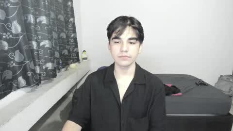 Snapshot of pakun_ chatting on 10/17/25, 02:37 pakun_ online show from 10/17/25, 02:37