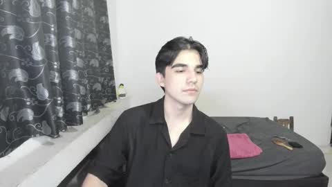 Snapshot of pakun_ chatting on 10/22/25, 03:18 pakun_ online show from 10/22/25, 03:18