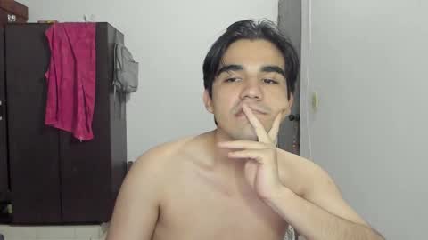 Snapshot of pakun_ chatting on 11/18/25, 01:55 pakun_ online show from 11/18/25, 01:55