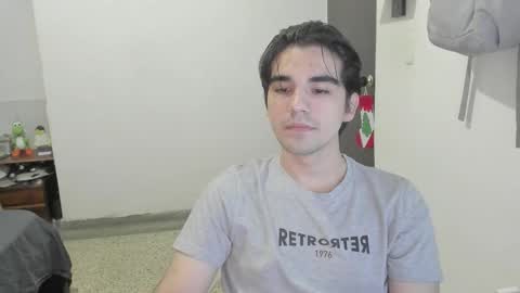 Snapshot of pakun_ chatting on 12/20/25, 02:40 pakun_ online show from 12/20/25, 02:40