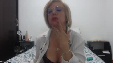 Snapshot of paloma_martin chatting on 02/13/25, 01:50 paloma online show from 02/13/25, 01:50