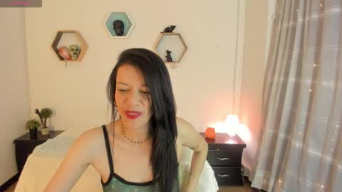 Paloma  online show from 10/19/25, 07:58