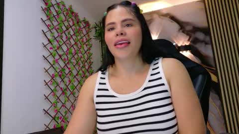 Snapshot of pam_roberts chatting on 10/18/25, 05:35 Pam online show from 10/18/25, 05:35