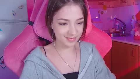 Snapshot of pambeeslyy chatting on 06/28/26, 02:23 Pam online show from 06/28/26, 02:23