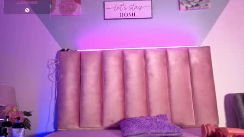 Snapshot of pameela_brown1 chatting on 11/13/25, 08:30 Pamela online show from 11/13/25, 08:30