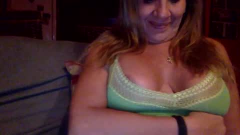 Snapshot of pamela38 chatting on 02/16/25, 10:54 pamy online show from 02/16/25, 10:54