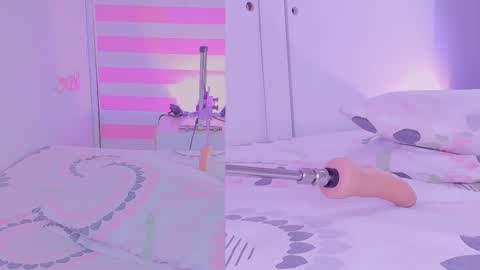 Snapshot of pamela_cm chatting on 02/10/25, 11:04 .. online show from 02/10/25, 11:04