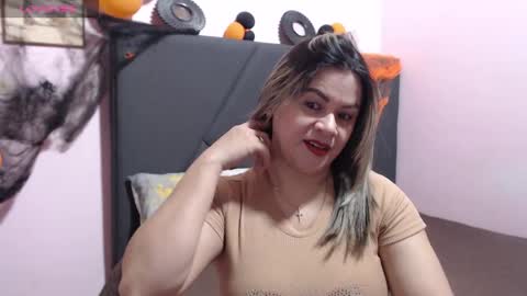Snapshot of pamela_echeverria chatting on 10/20/25, 10:27 pamela_echeverria online show from 10/20/25, 10:27