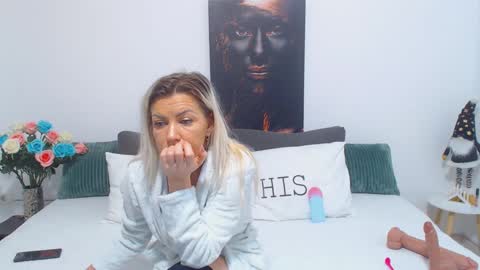 Snapshot of pamela_issy chatting on 02/02/25, 01:08 PAMEL ISSY online show from 02/02/25, 01:08