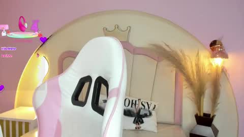 Snapshot of pamela_monroy_ chatting on 04/23/26, 12:04 Princess Pamela online show from 04/23/26, 12:04
