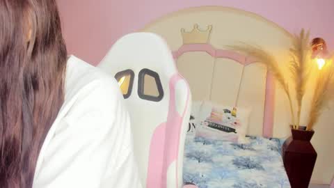Snapshot of pamela_monroy_ chatting on 04/25/26, 02:25 Princess Pamela online show from 04/25/26, 02:25