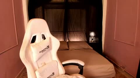 Snapshot of pamelaascott chatting on 07/09/26, 08:46 P A M online show from 07/09/26, 08:46