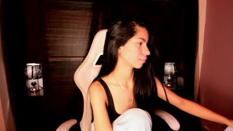 Snapshot of pamelaascott chatting on 07/16/26, 04:18 P A M online show from 07/16/26, 04:18