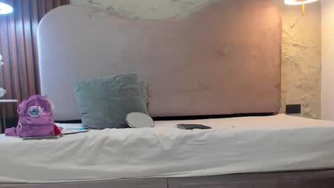 pamelabonnet_mml online show from 12/15/25, 08:13