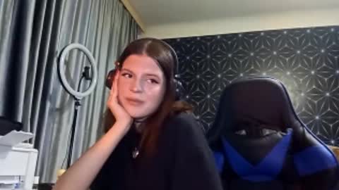 Snapshot of pamelamcmeen chatting on 10/03/25, 01:19 Pamela online show from 10/03/25, 01:19