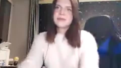 Snapshot of pamelamcmeen chatting on 10/06/25, 01:08 Pamela online show from 10/06/25, 01:08