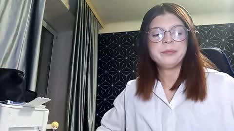 Snapshot of pamelamcmeen chatting on 10/11/25, 01:20 Pamela online show from 10/11/25, 01:20