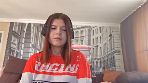 Snapshot of pamelamcmeen chatting on 10/17/25, 05:21 Pamela online show from 10/17/25, 05:21