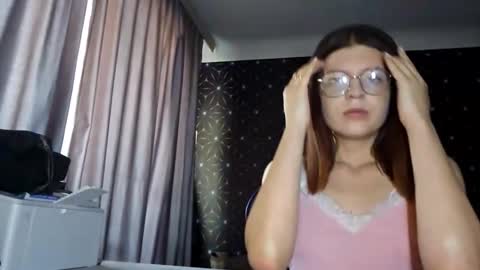 Snapshot of pamelamcmeen chatting on 10/21/25, 07:31 Pamela online show from 10/21/25, 07:31