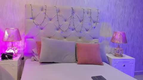 TELL ME PAMELLA AND GIVE ME A GOOD GRADE ITS IMPORTANT online show from 10/29/25, 12:18