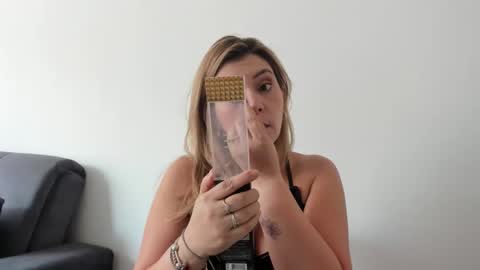 Snapshot of pamelaquenn_2 chatting on 09/14/25, 03:33 PAMELA QUEEN online show from 09/14/25, 03:33