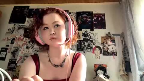 Snapshot of pamelianaputi chatting on 06/17/26, 12:40 I am Lillary ntmu online show from 06/17/26, 12:40