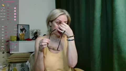 Snapshot of pamellamurphy chatting on 04/22/26, 12:02 pamellamurphy online show from 04/22/26, 12:02