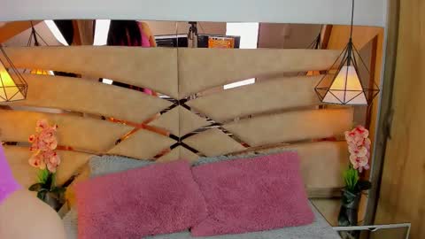 Snapshot of pamemiller chatting on 03/25/26, 11:05 PAMELA online show from 03/25/26, 11:05