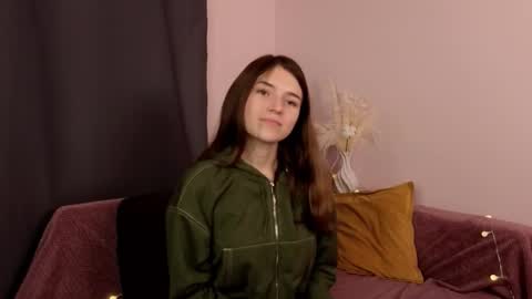 Snapshot of pamilarakestraw chatting on 11/05/25, 07:36 daniella online show from 11/05/25, 07:36