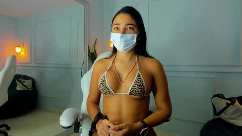 Snapshot of pamplemusa_ chatting on 02/14/26, 12:13 pamplemusa_ online show from 02/14/26, 12:13