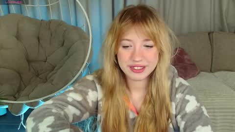 Snapshot of pampy_18 chatting on 04/04/26, 01:30 Lina online show from 04/04/26, 01:30