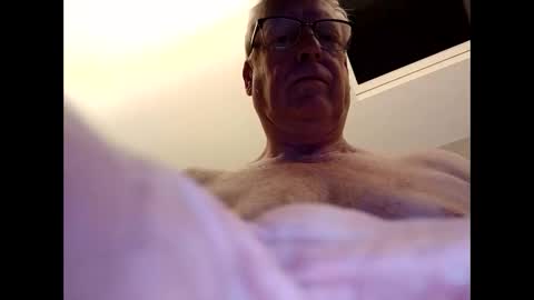 Snapshot of panda320 chatting on 03/20/26, 10:36 panda320 online show from 03/20/26, 10:36