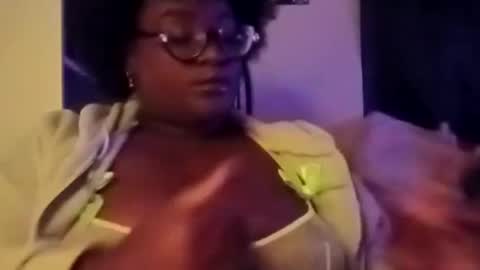 Snapshot of pandamami chatting on 01/12/25, 08:25 pandamami online show from 01/12/25, 08:25