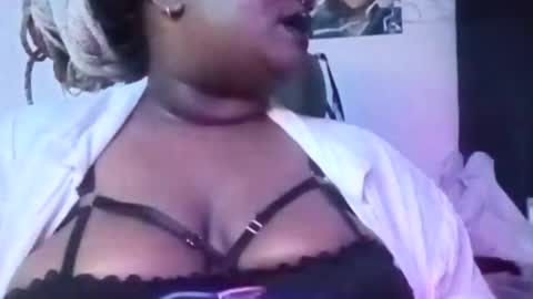 Snapshot of pandamami chatting on 02/14/25, 03:00 pandamami online show from 02/14/25, 03:00