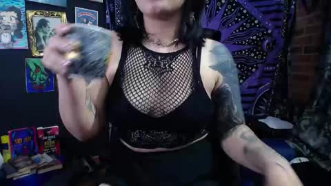       online show from 11/26/25, 12:11