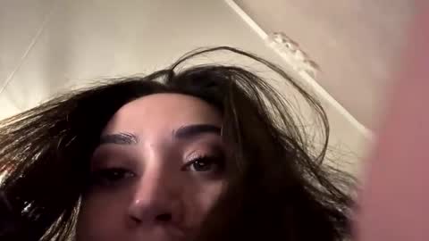 Snapshot of pandorawithlove chatting on 10/26/25, 03:29 pandorawithlove online show from 10/26/25, 03:29