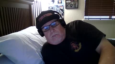panos online show from 05/04/26, 12:23