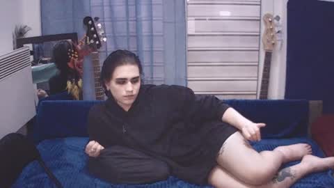 In bio online show from 05/09/26, 07:35