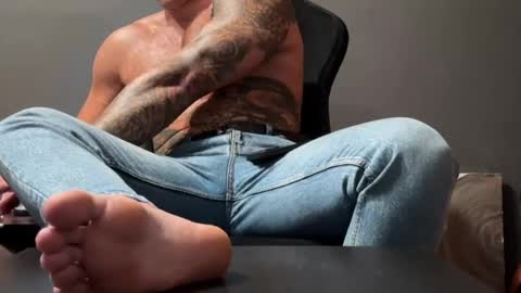 Snapshot of panther_style chatting on 04/23/26, 02:19 Oleg online show from 04/23/26, 02:19