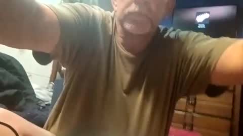 Snapshot of pantyfun32 chatting on 09/30/25, 05:23 a online show from 09/30/25, 05:23