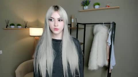 Snapshot of pantyhousee chatting on 04/21/26, 05:06 Viky online show from 04/21/26, 05:06