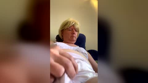 Snapshot of pantyvloletlace chatting on 12/03/25, 05:00 Pantyvioletlace online show from 12/03/25, 05:00