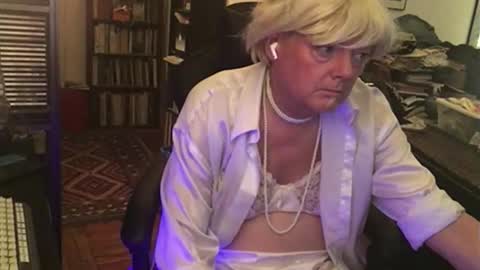 Snapshot of pantyvloletlace chatting on 02/23/26, 02:20 Pantyvioletlace online show from 02/23/26, 02:20