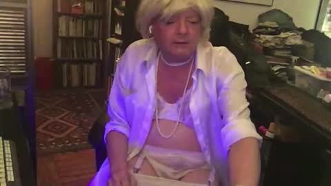 Snapshot of pantyvloletlace chatting on 02/27/26, 04:23 Pantyvioletlace online show from 02/27/26, 04:23