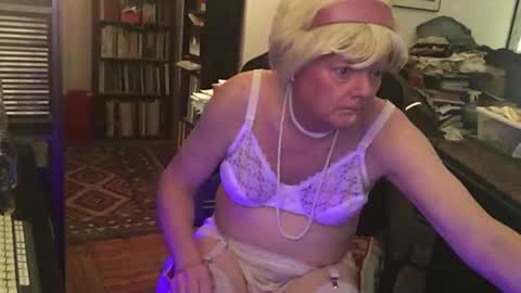 Snapshot of pantyvloletlace chatting on 03/01/26, 03:41 Pantyvioletlace online show from 03/01/26, 03:41