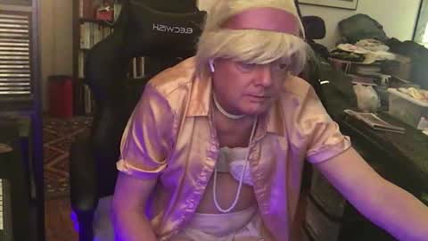 Snapshot of pantyvloletlace chatting on 03/23/26, 03:43 Pantyvioletlace online show from 03/23/26, 03:43