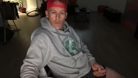 Snapshot of panyx78 chatting on 10/23/25, 12:15 panyx78 online show from 10/23/25, 12:15