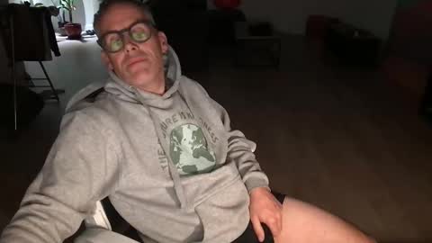 Snapshot of panyx78 chatting on 10/24/25, 03:03 panyx78 online show from 10/24/25, 03:03