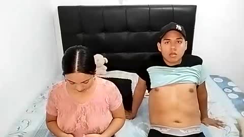 Snapshot of paola_835068 chatting on 02/17/25, 03:04 Paola 23 and Andres 25 online show from 02/17/25, 03:04